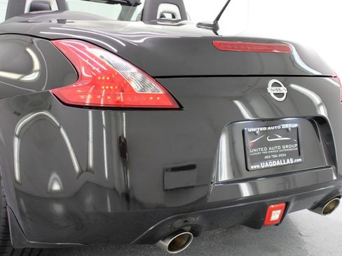 Used 2010 Nissan 370Z Touring w/ Sport Pkg RWD image 24