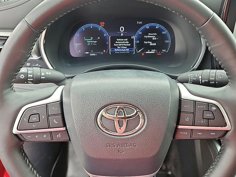 Used 2024 Toyota Highlander Platinum AWD/4WD image 15