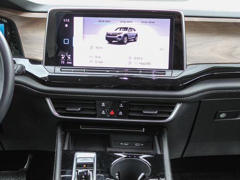 Used 2024 Volkswagen Atlas SE image 14