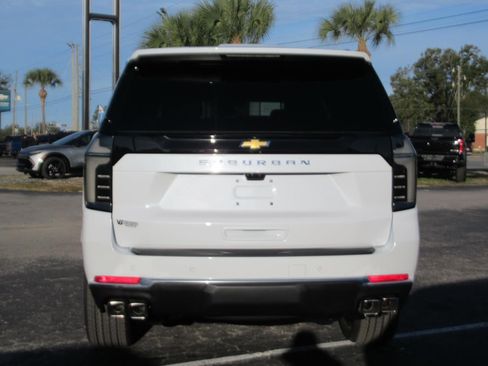 New 2026 Chevrolet Suburban High Country RWD image 5