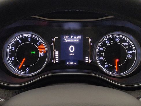 Used 2020 Jeep Cherokee Latitude Plus FWD image 23