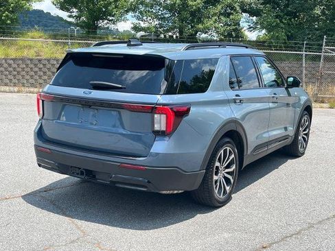 Certified 2025 Ford Explorer ST-Line w/ Premium Package RWD image 3