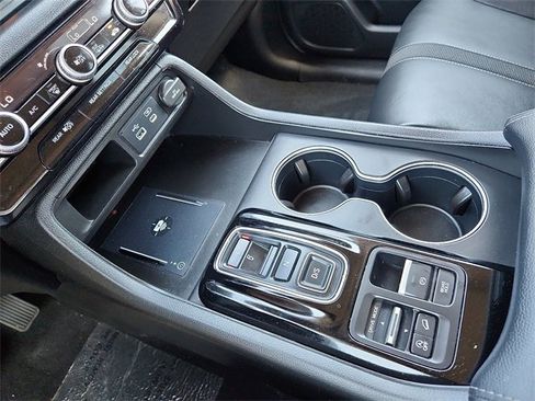 Used 2023 Honda Pilot Touring image 25