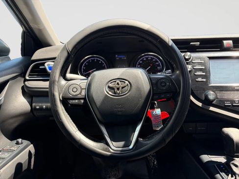 Used 2020 Toyota Camry SE FWD image 26