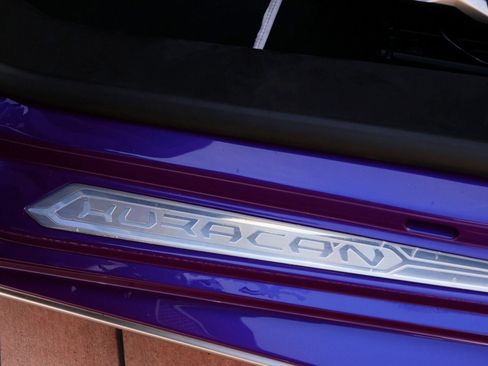 Used 2023 Lamborghini Huracan Tecnica RWD image 19