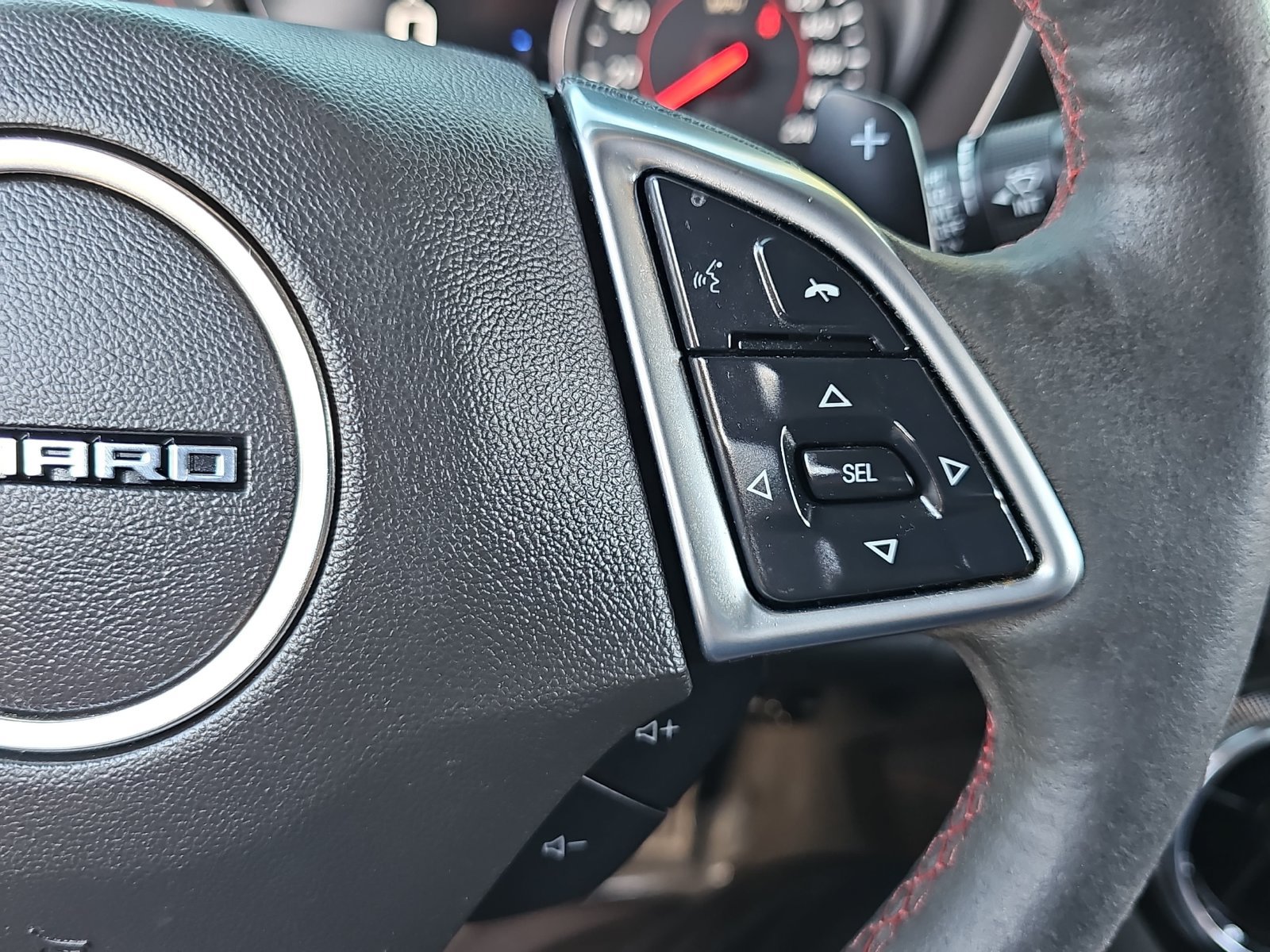 Used 2019 Chevrolet Camaro ZL1 RWD image 19