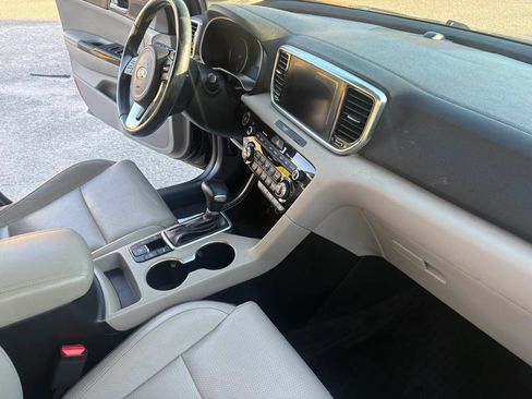 Used 2021 Kia Sportage EX w/ EX Technology Package FWD image 7