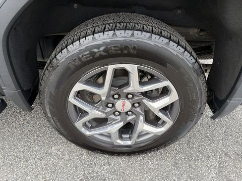 Used 2023 GMC Sierra 1500 SLT w/ SLT Premium Plus Package AWD/4WD image 36