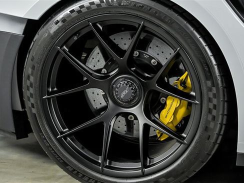 Used 2024 Porsche 911 GT3 RS RWD image 11