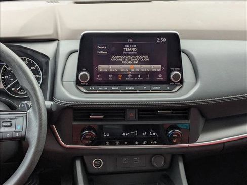 Used 2023 Nissan Rogue SV FWD image 14