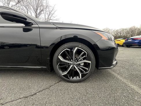 New 2025 Nissan Altima 2.5 SR image 14