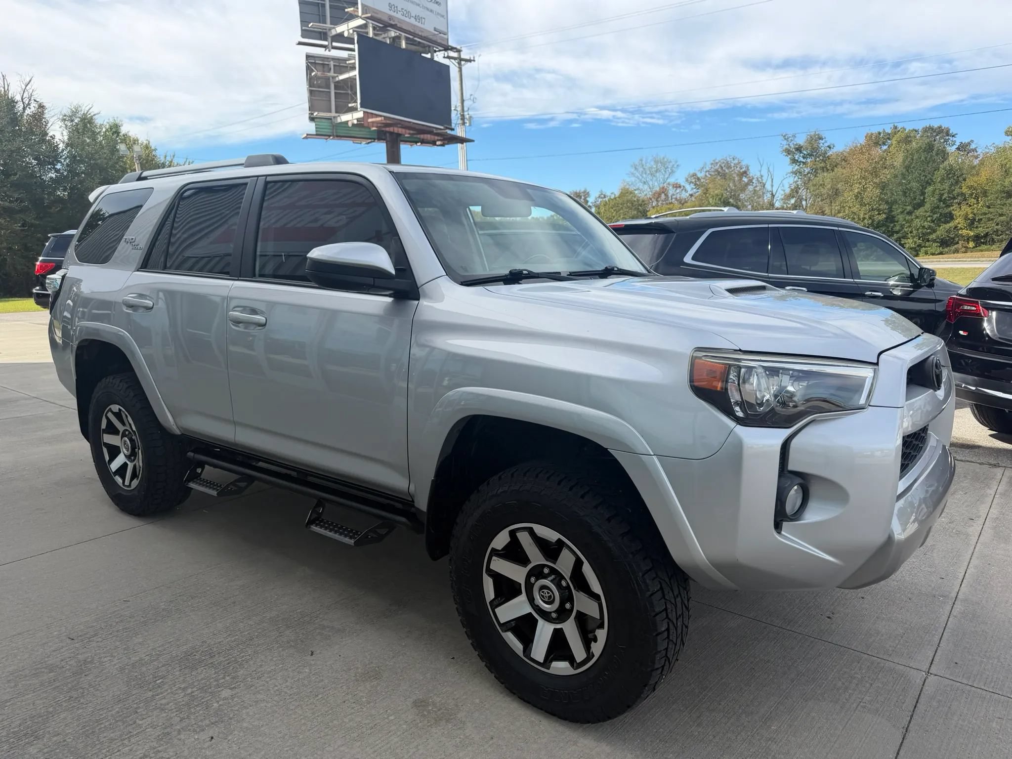 Used 2018 Toyota 4Runner TRD Off-Road AWD/4WD image 6