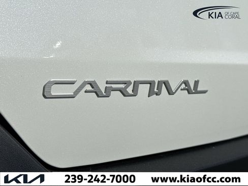 New 2026 Kia Carnival EX image 11