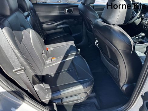 Used 2022 Kia Sorento S image 27
