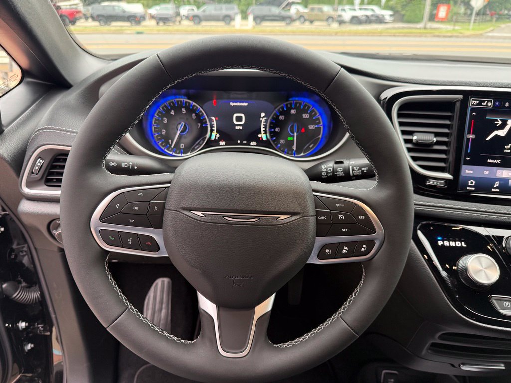 New 2027 Chrysler Pacifica Select FWD image 30