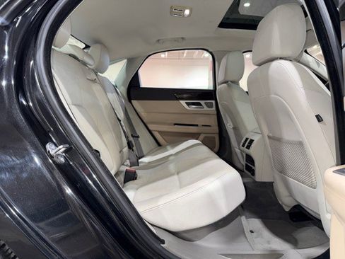 Used 2016 Jaguar XF Prestige image 47