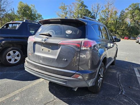 Used 2018 Toyota RAV4 LE image 7