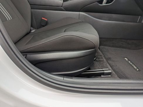 Used 2024 Hyundai Elantra SEL image 36