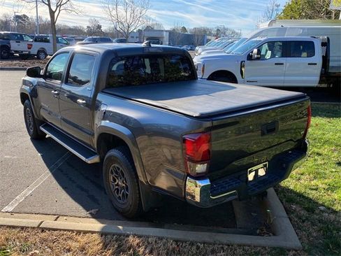 Used 2018 Toyota Tacoma SR5 image 28
