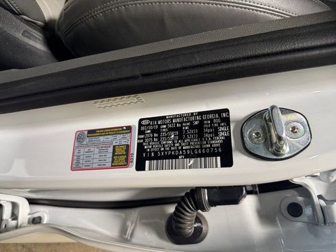 Certified 2020 Kia Sorento SX image 31