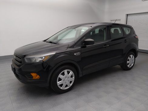 Used 2018 Ford Escape S image 2