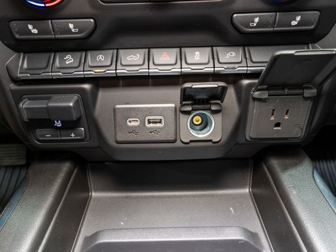 Used 2022 Chevrolet Silverado 1500 RST w/ Convenience Package II image 25