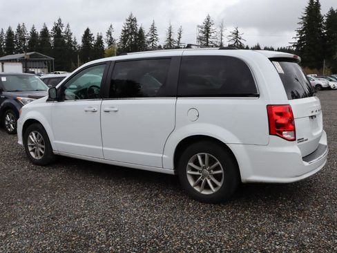 Used 2019 Dodge Grand Caravan SXT image 3