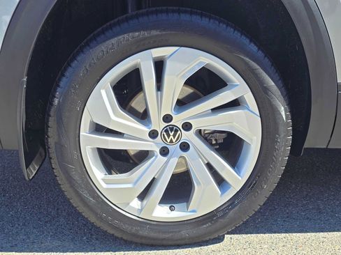 Used 2021 Volkswagen Atlas SE w/ Panoramic Sunroof Package AWD/4WD image 9