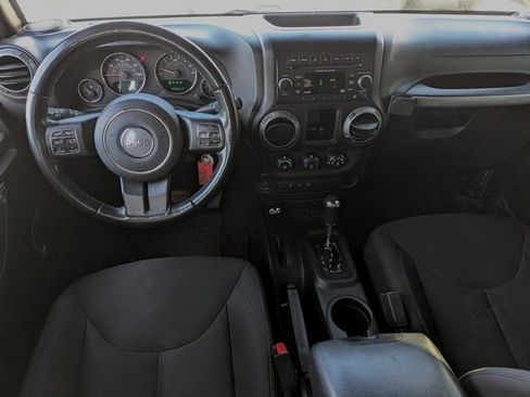 Used 2018 Jeep Wrangler Unlimited Sport w/ Connectivity Group image 25