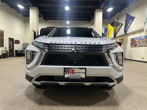 Used 2022 Mitsubishi Eclipse Cross SE image 2