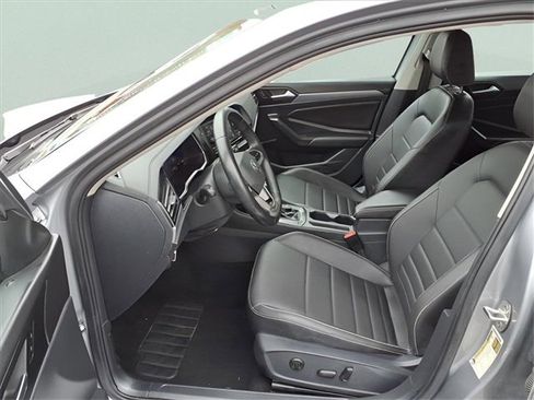 Used 2024 Volkswagen Jetta SE image 20