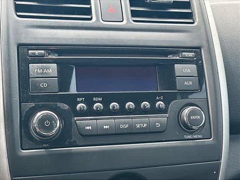 Used 2015 Nissan Versa SV w/ SV Appearance Package FWD image 21