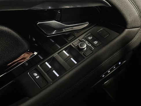 Used 2022 Land Rover Range Rover Evoque R-Dynamic S image 39