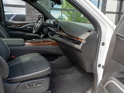 Used 2021 Cadillac Escalade Premium Luxury w/ LPO, Radiant Package AWD/4WD image 40