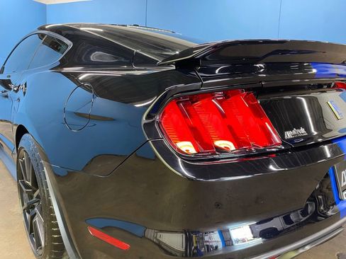 Used 2018 Ford Mustang Shelby GT350 w/ Convenience Package image 9