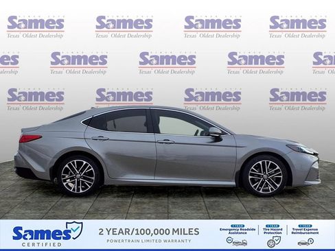 Used 2025 Toyota Camry XLE FWD image 8