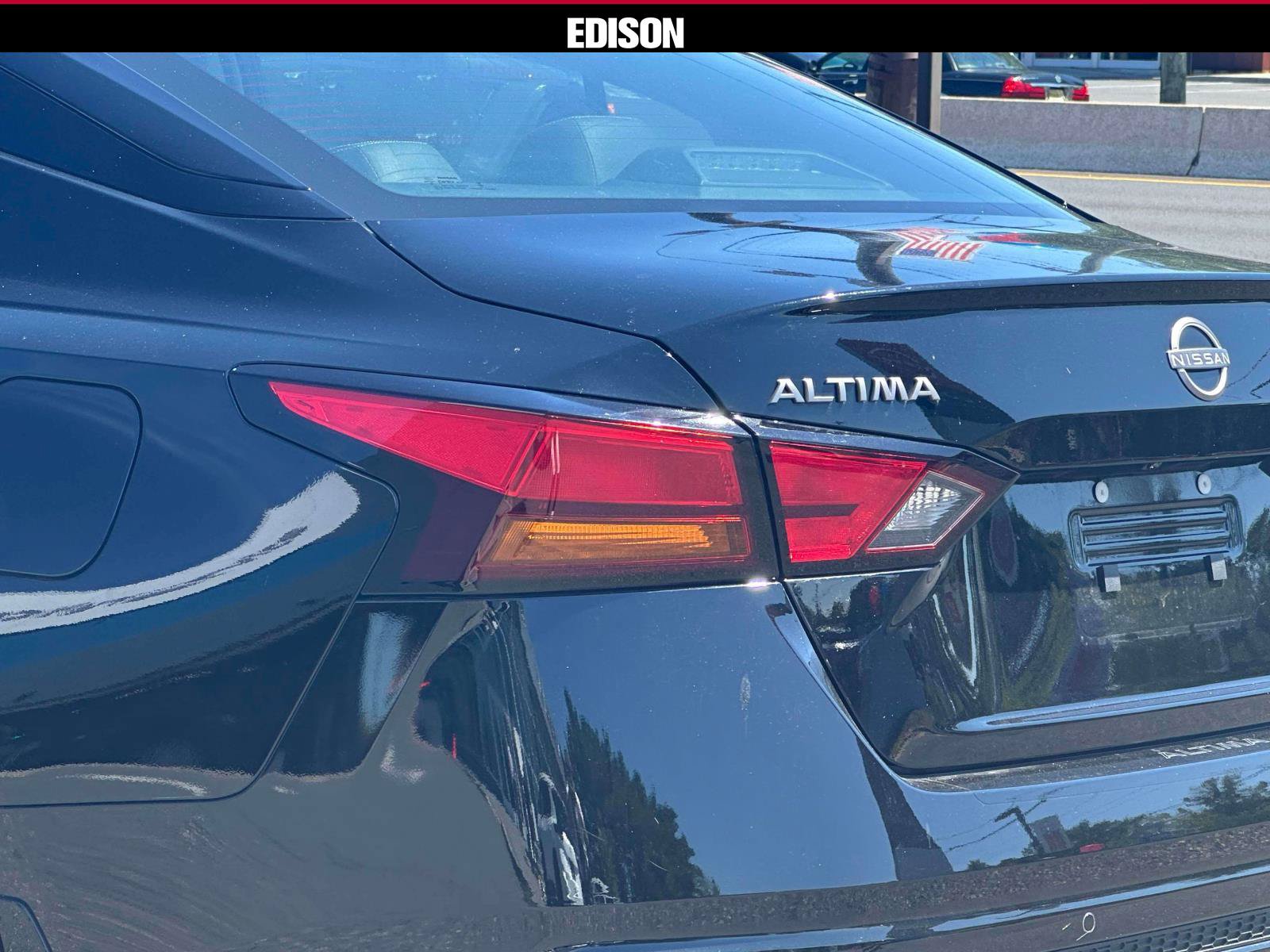 Used 2025 Nissan Altima 2.5 SL AWD/4WD image 8