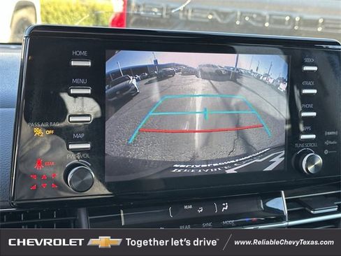 Used 2023 Toyota Sienna XLE image 19