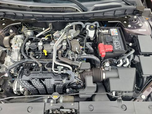 Used 2025 Nissan Altima 2.5 SV image 10