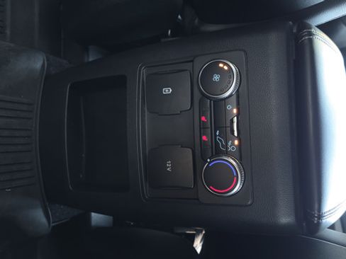 Used 2020 Ford Explorer XLT w/ Equipment Group 202A AWD/4WD image 14