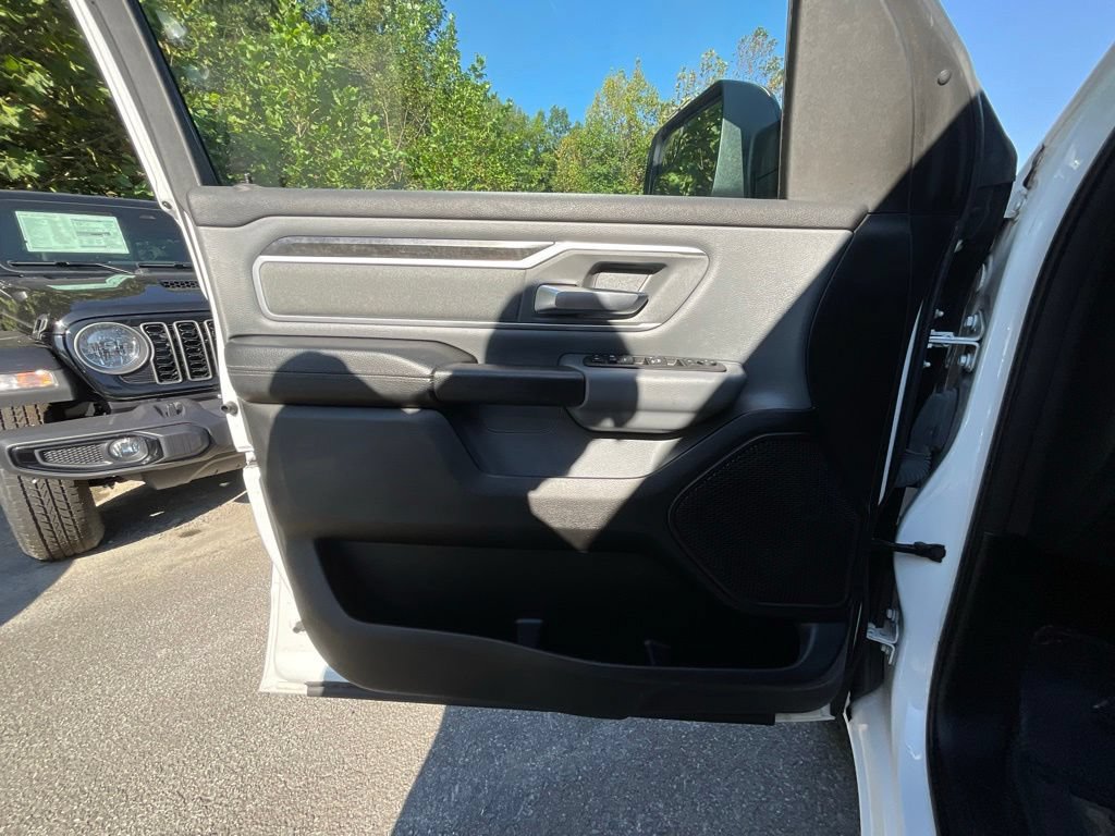 Used 2023 RAM 1500 Big Horn AWD/4WD image 8