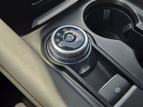 Used 2025 Ford Explorer Active RWD image 23