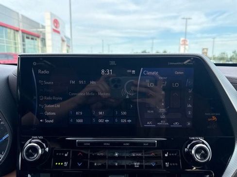 Used 2020 Toyota Highlander Platinum AWD/4WD image 34
