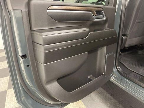 Used 2025 Chevrolet Silverado 3500 LT w/ Safety Package AWD/4WD image 11