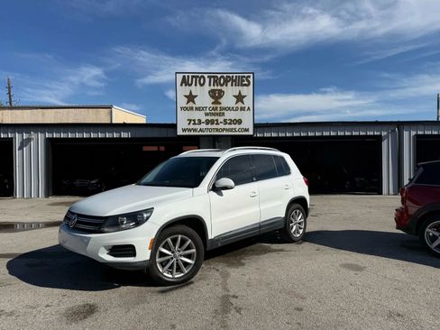 Used 2017 Volkswagen Tiguan Wolfsburg Edition FWD image 1