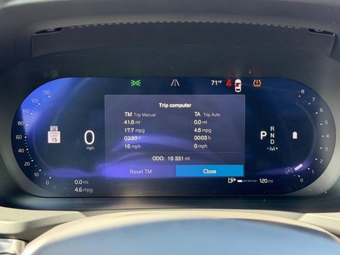 Certified 2025 Volvo V60 B5 Cross Country Plus AWD/4WD image 21