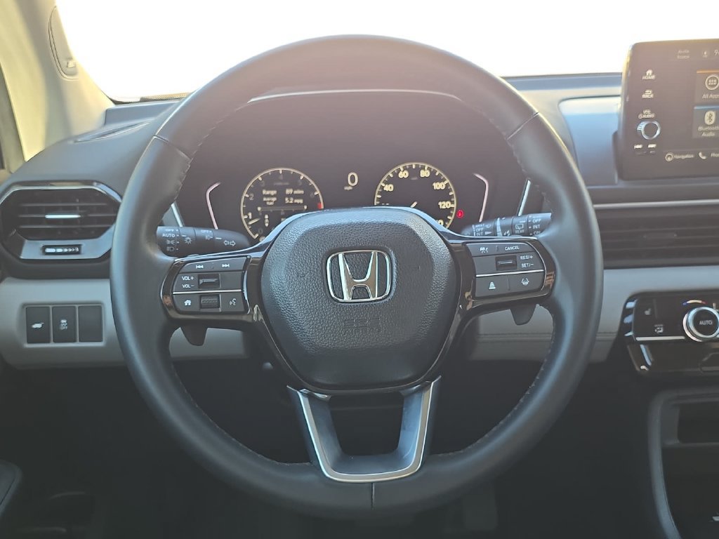 Used 2025 Honda Pilot Touring image 35