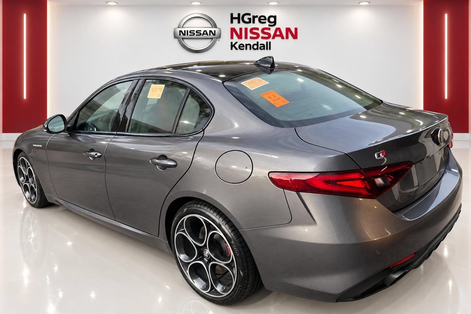 Used 2022 Alfa Romeo Giulia Veloce RWD image 2