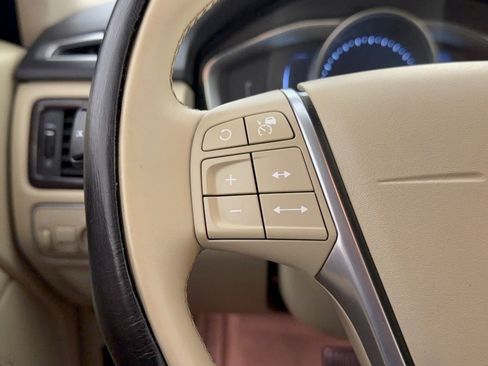Used 2016 Volvo XC70 T5 Platinum AWD/4WD image 18