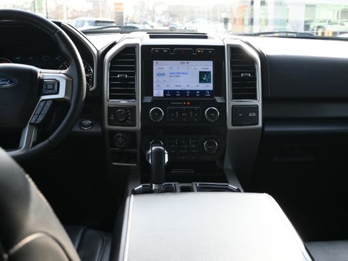 Used 2020 Ford F150 Lariat image 31